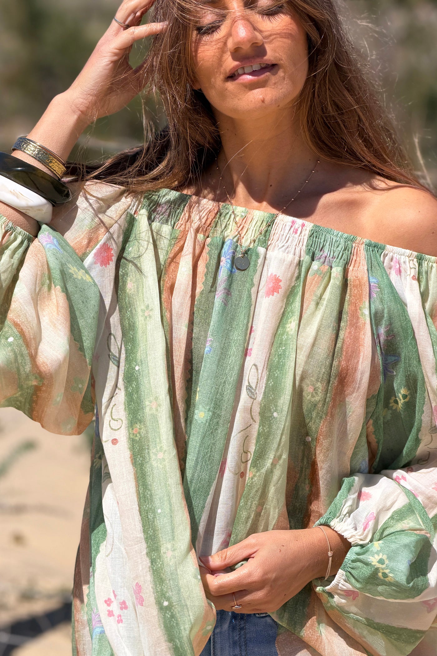 Blouse en voile de coton kaki col élastique motifs printemps fleurs