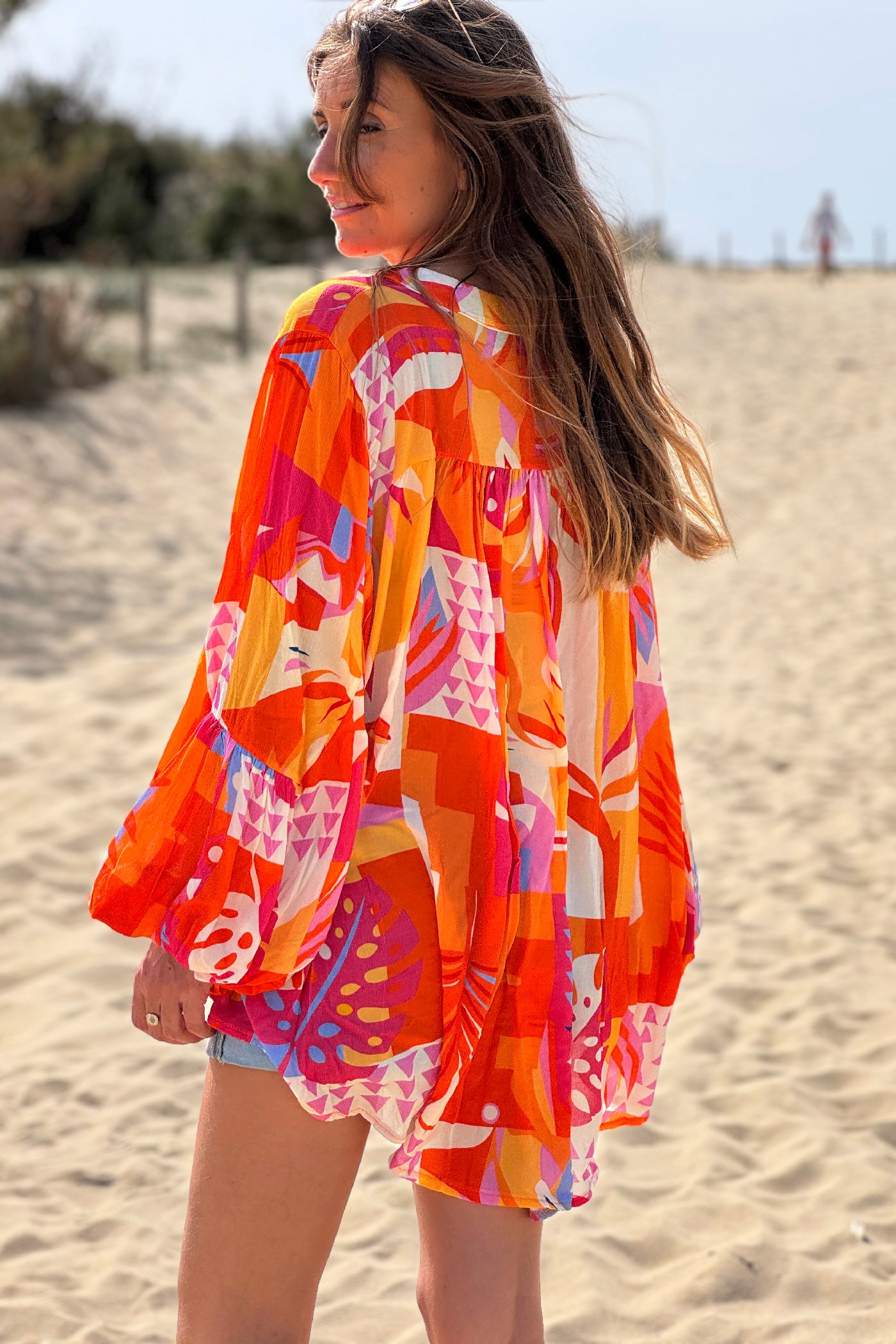 Blouse fluide imprimé graphique orange manches bouffantes