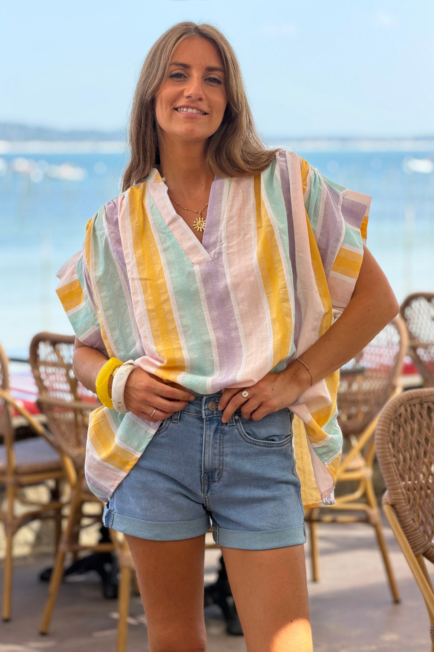 Blouse large en coton rayures pastel jaune et violet à manches courtes