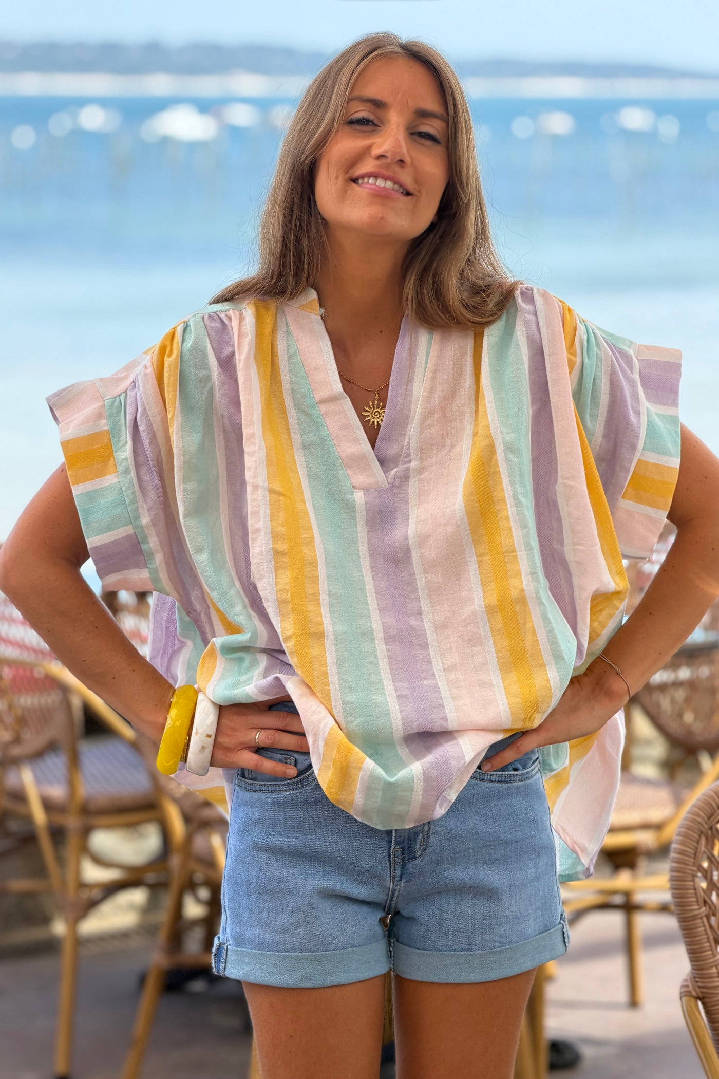 Blouse large en coton rayures pastel jaune et violet à manches courtes