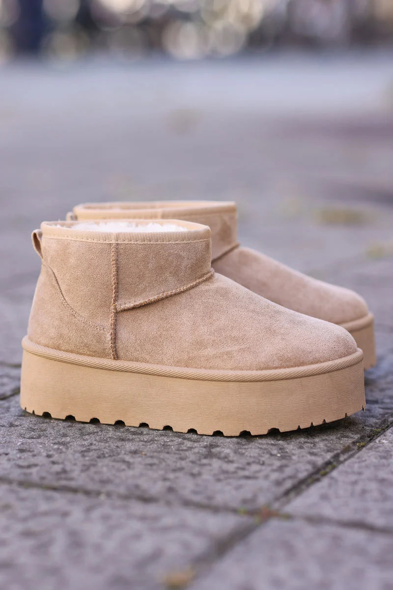 Bottes beige fourrées basses à plateforme