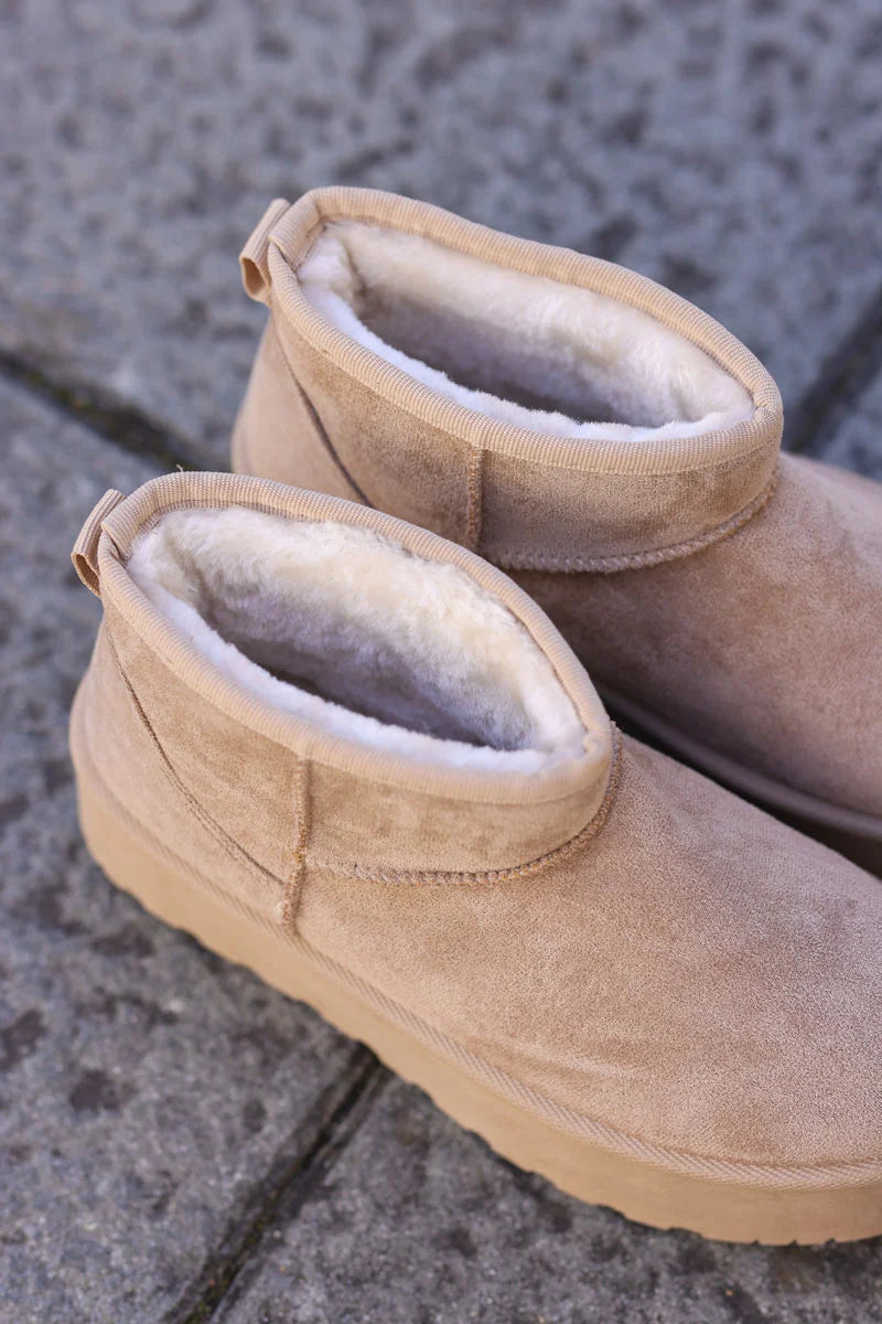 Bottes beige fourrées basses à plateforme