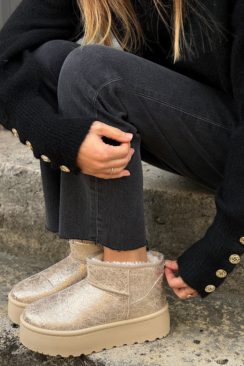 Botas de plataforma baja con forro de piel dorada
