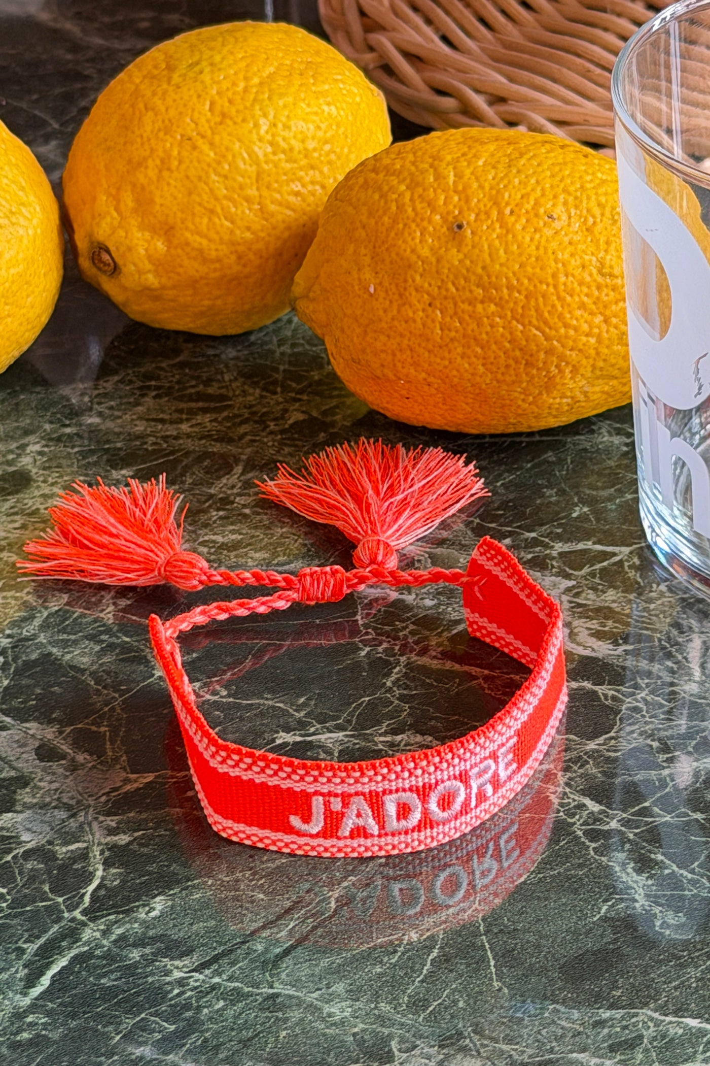 Bracelet en tissu orange réglable avec pompons broderie J'adore