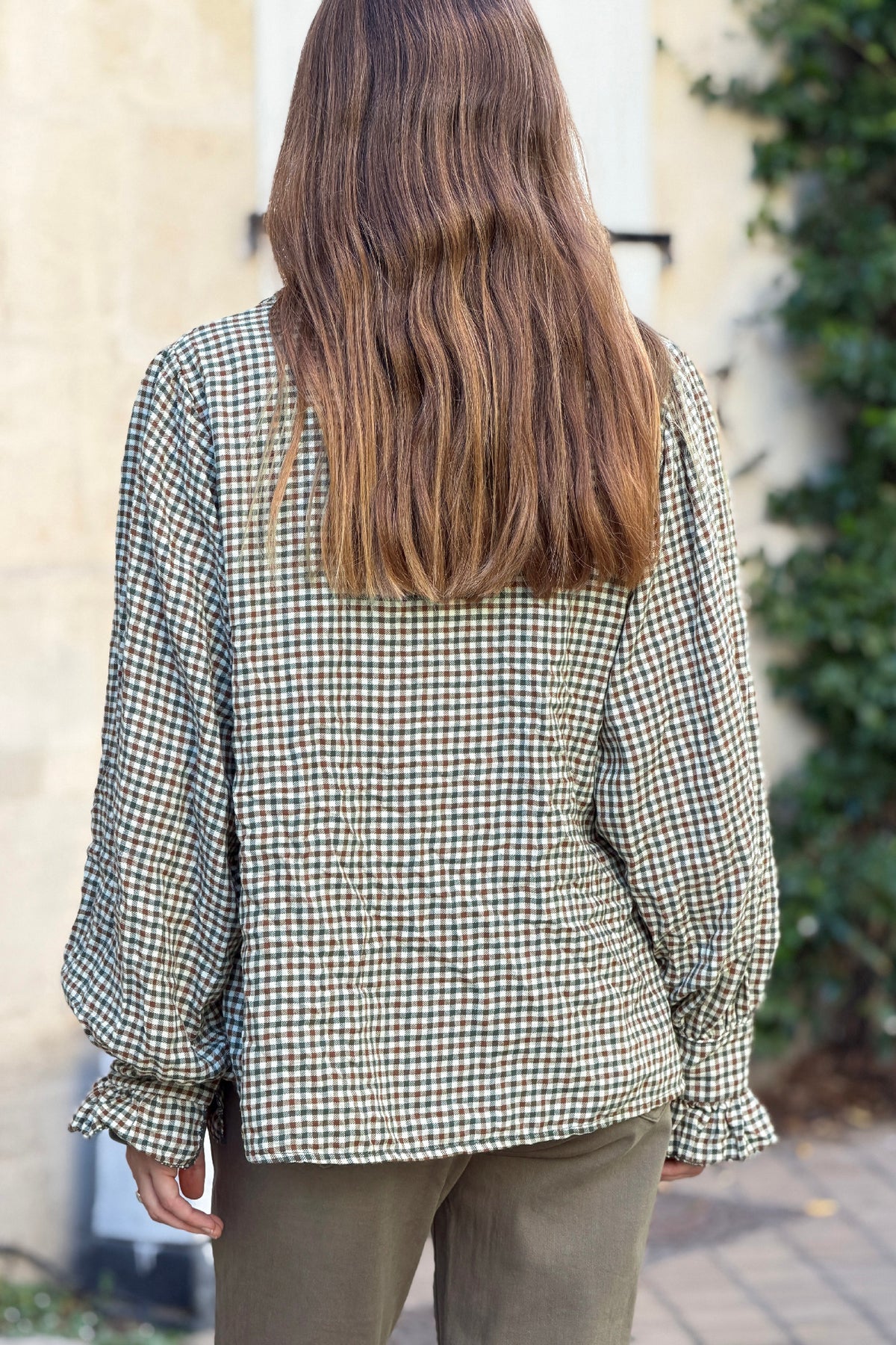 Chemise à petits carreaux kaki en flanelle détail volants froufrous col et manches