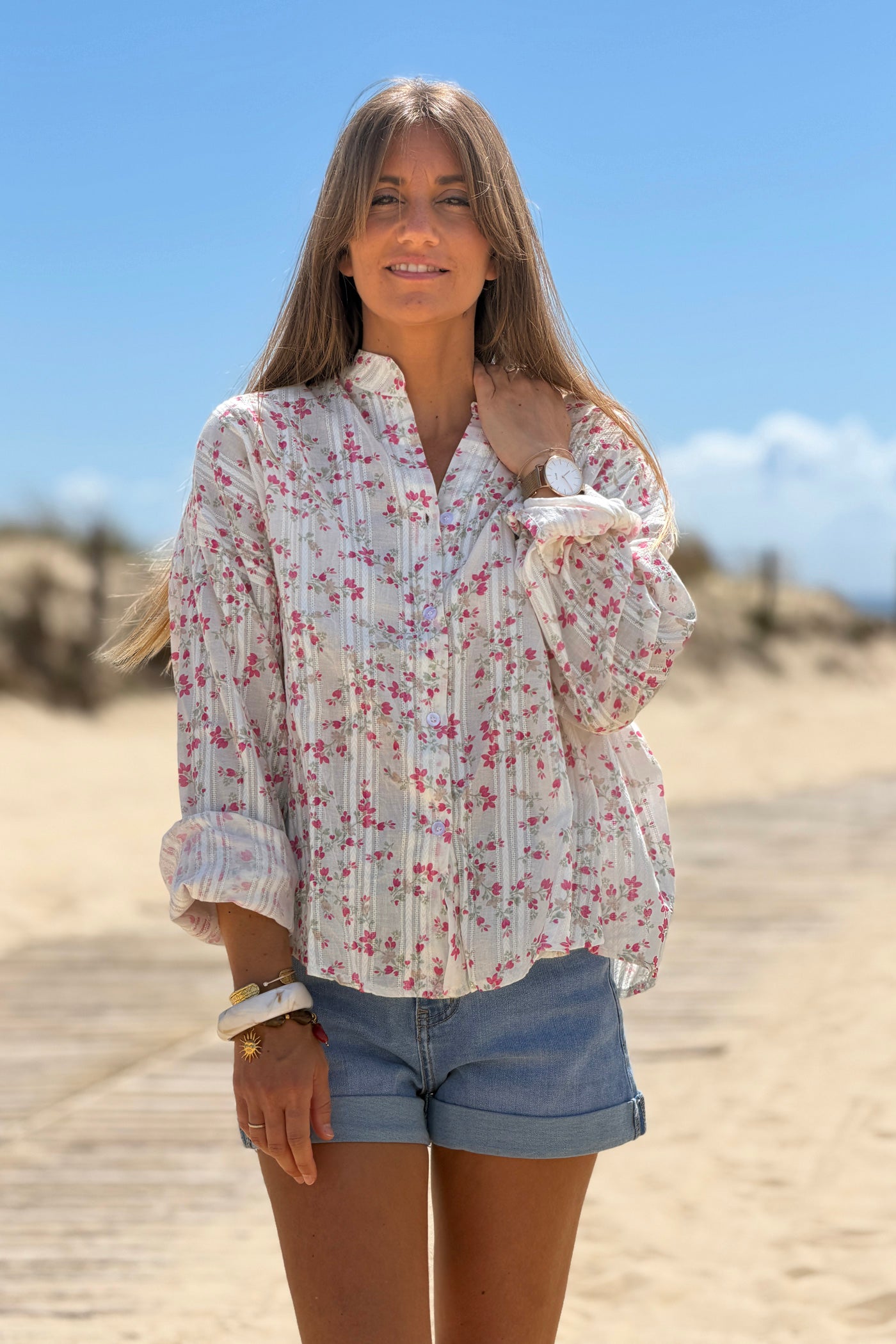 Chemise en coton motif petite fleurs fuchsia rayures broderie ajourée