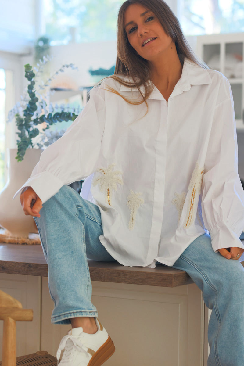 Chemise oversize blanche en coton broderie palmiers en bouclettes et sequins