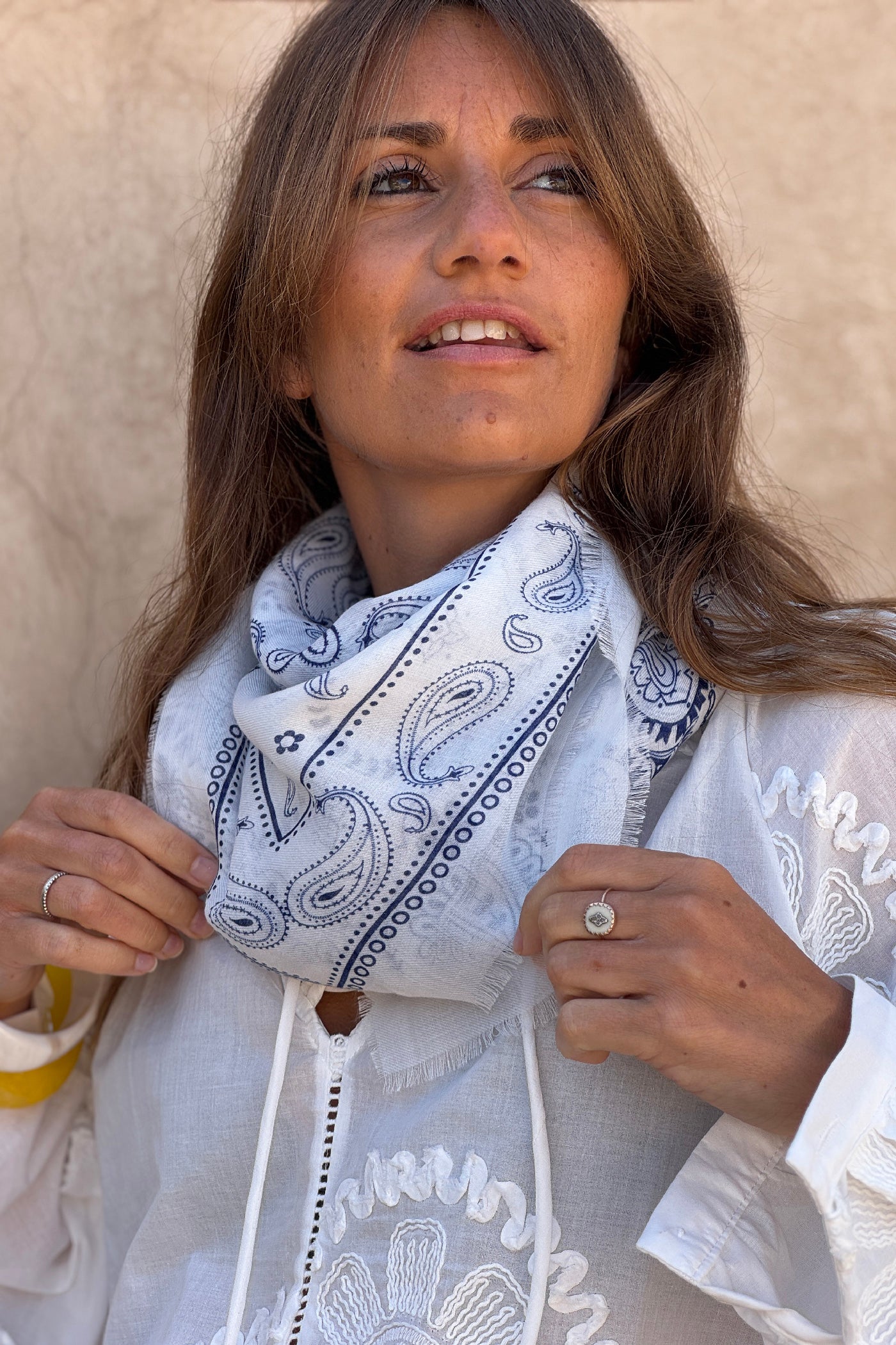 Écharpe foulard blanc imprimé Bandana bleu marine tout doux