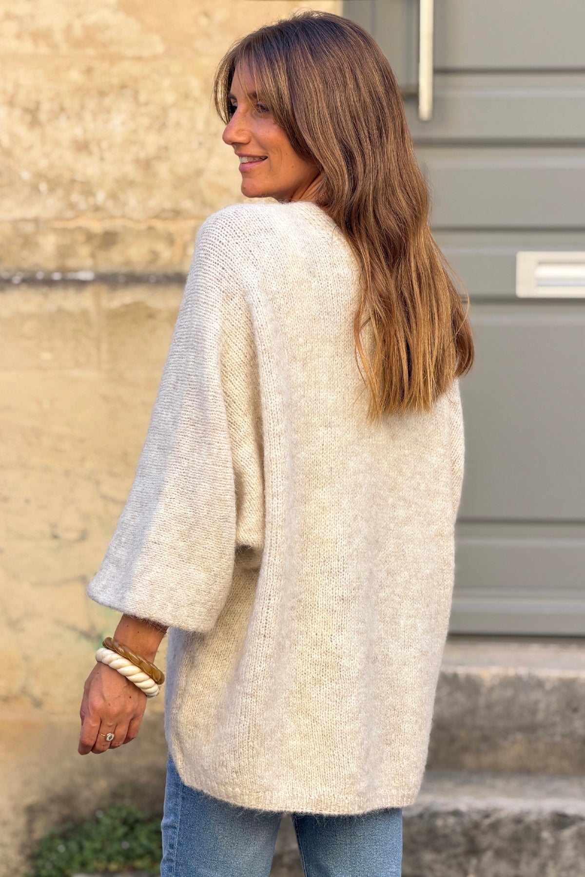 Gilet beige en maille coupe loose manches chauve-souris trois-quarts