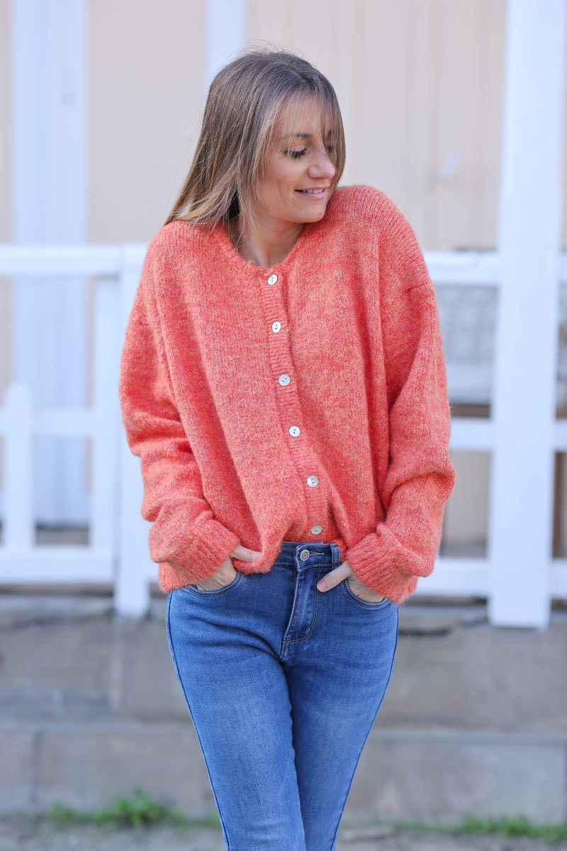 Gilet douillet orange sanguine en maille col rond boutons nacrés