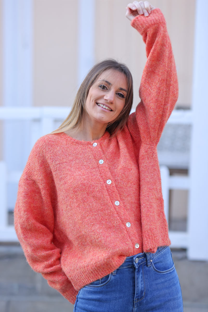 Gilet douillet orange sanguine en maille col rond boutons nacrés