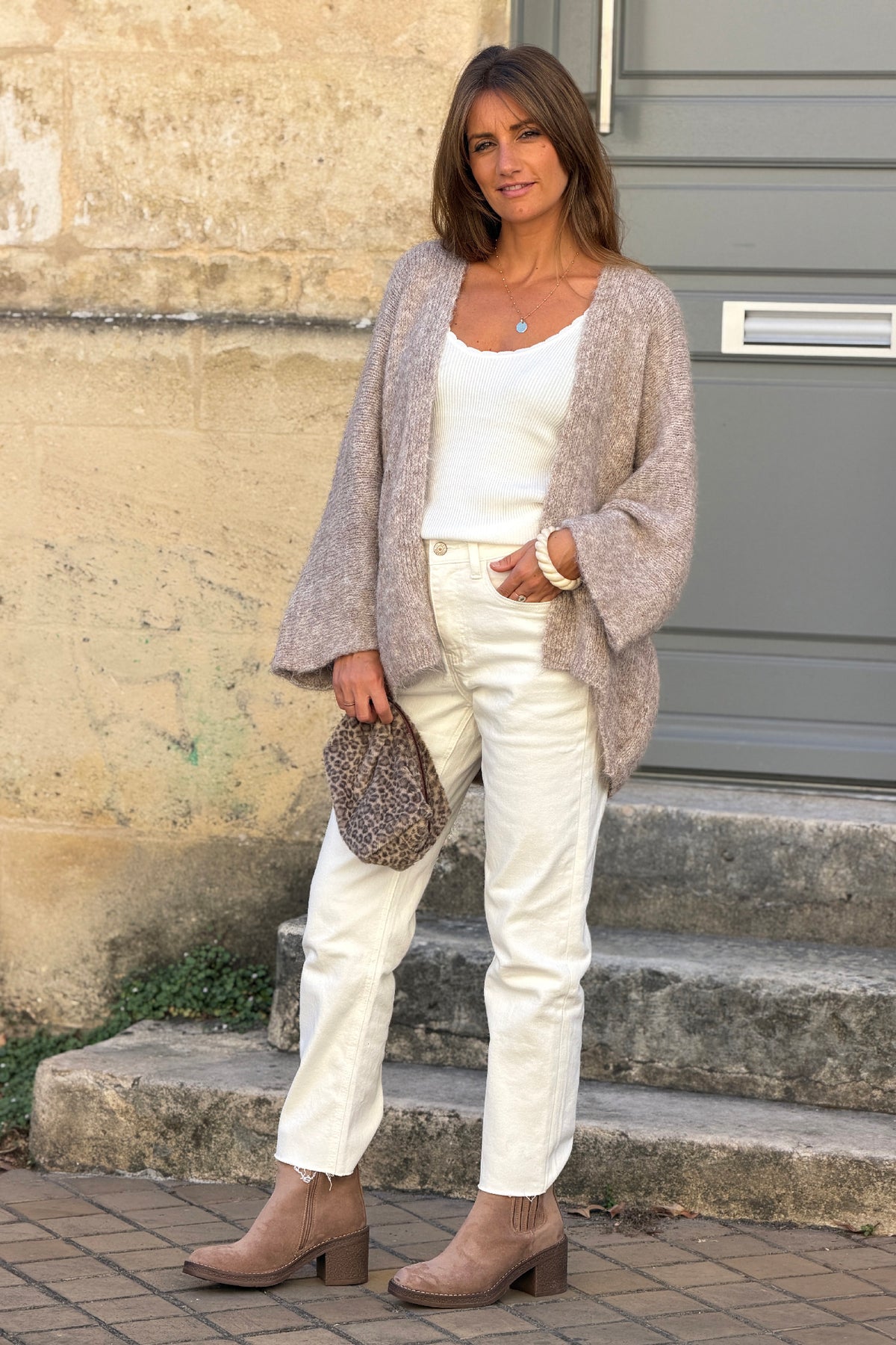 Gilet taupe chiné en maille coupe loose manches chauve-souris trois-quarts