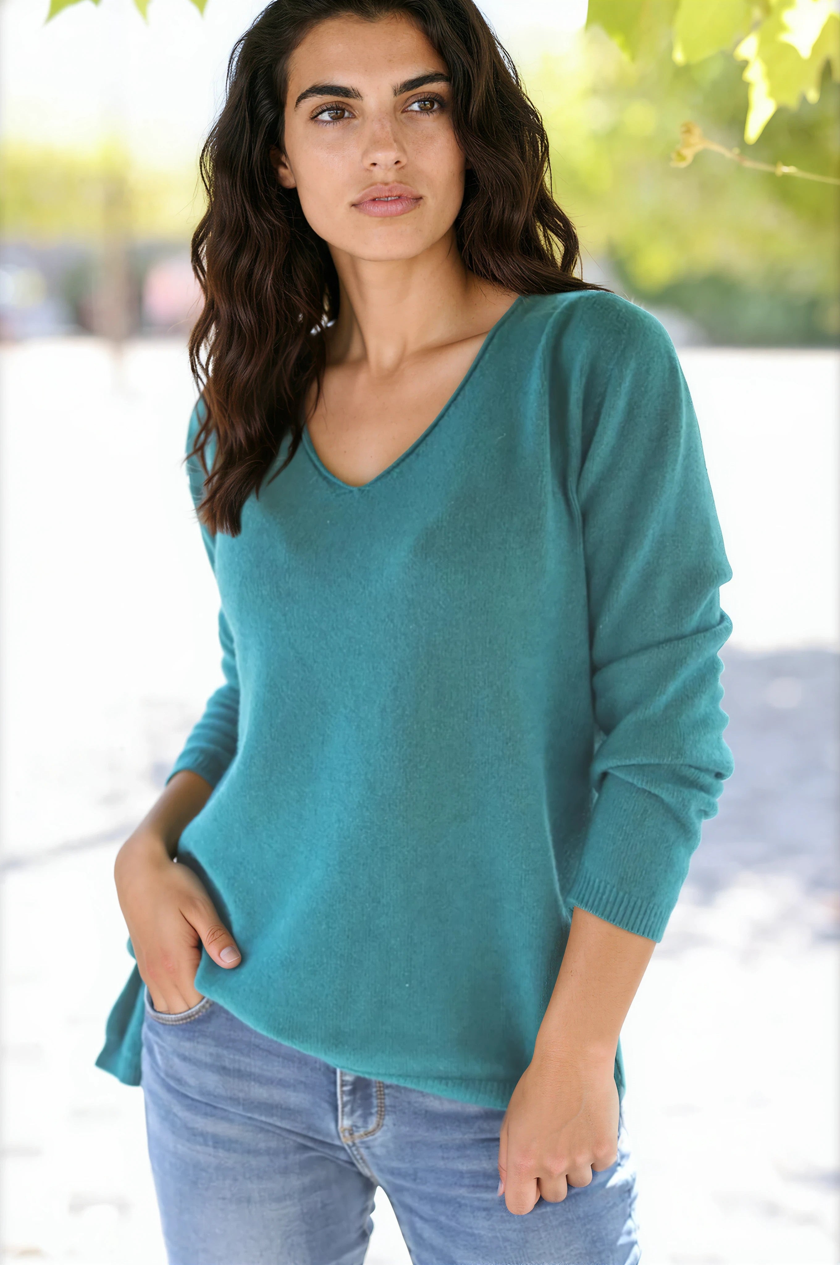 Jersey básico cuello pico verde pato