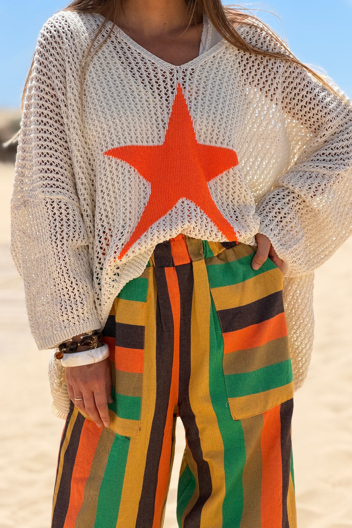 Pantalon en coton texturé rayures larges moutarde et vert détail grandes poches taille élastique