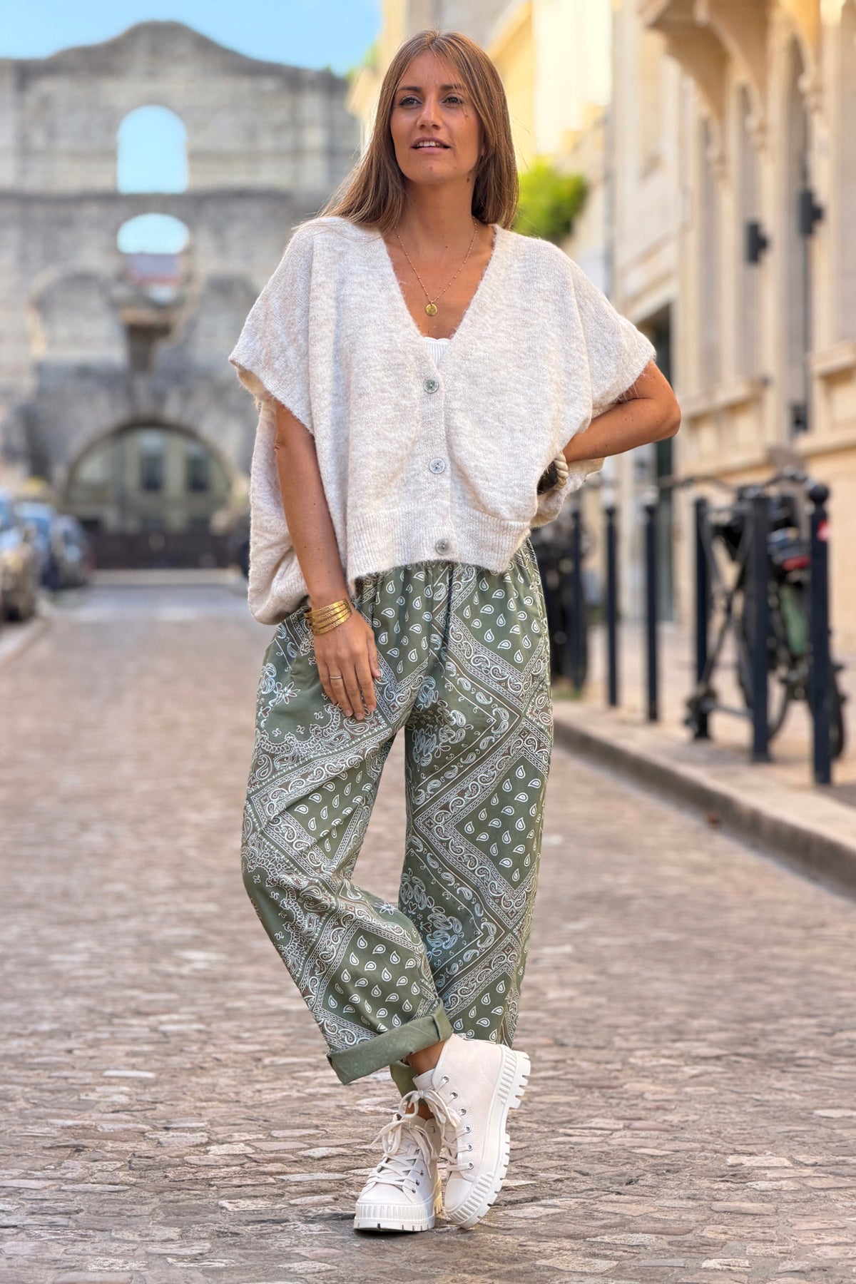 Pantalon en toile kaki coupe ballon taille élastique imprimé bandana