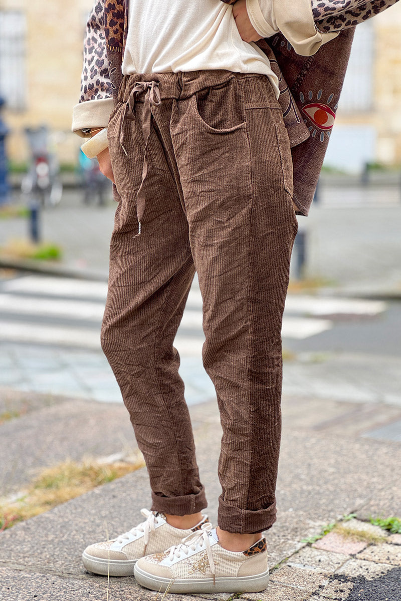 Pantalon stretch marron et confort en velours côtelé à taille élastique