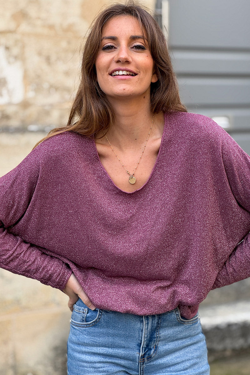 Suéter oversize berenjena con punto de lúrex brillante y cuello en pico