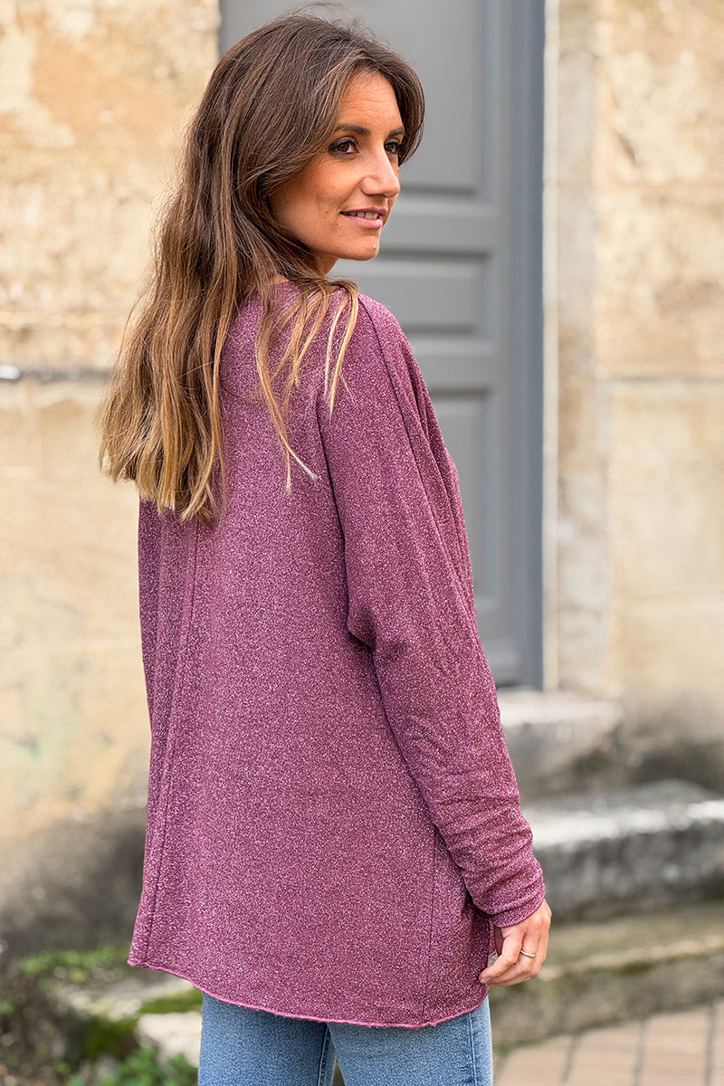 Suéter oversize berenjena con punto de lúrex brillante y cuello en pico