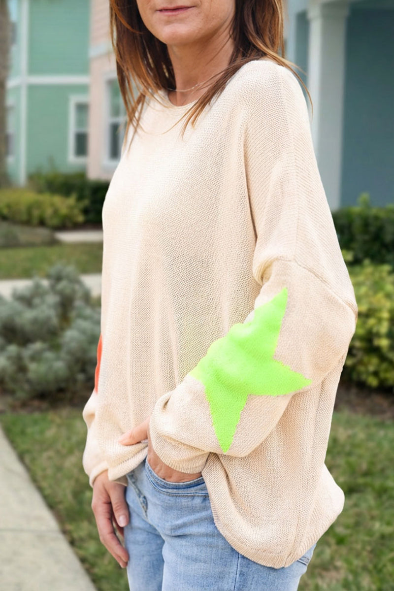 Pull beige en maille coton étoiles colorées dos et manches