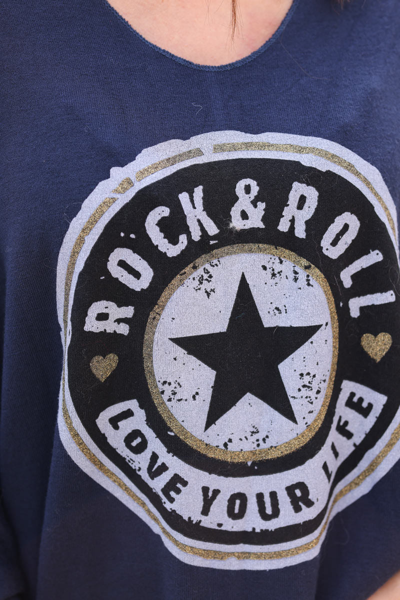 Pull doux et confort bleu marine logo rock and roll étoile