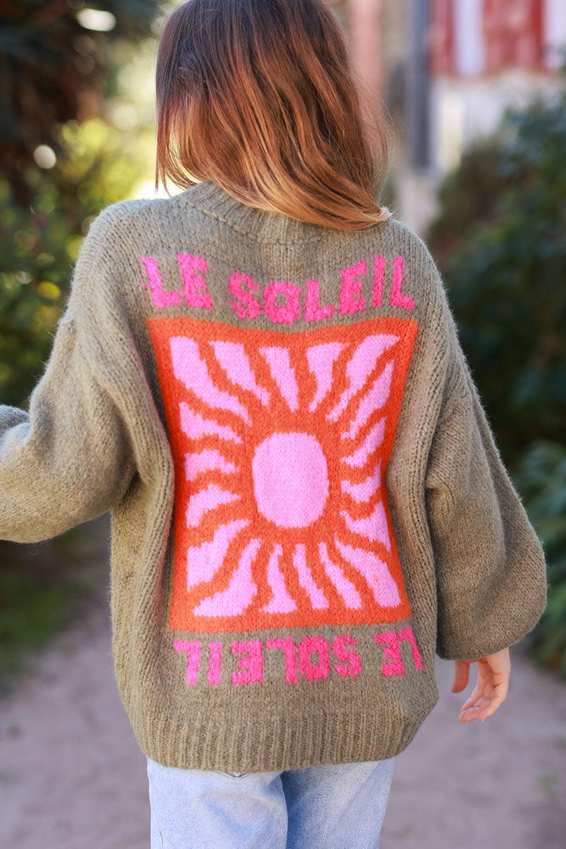 Pull loose kaki en grosse maille broderie Le Soleil coloré