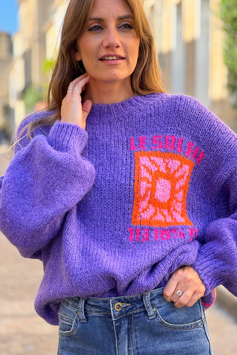 Pull loose violet en grosse maille broderie Le Soleil coloré