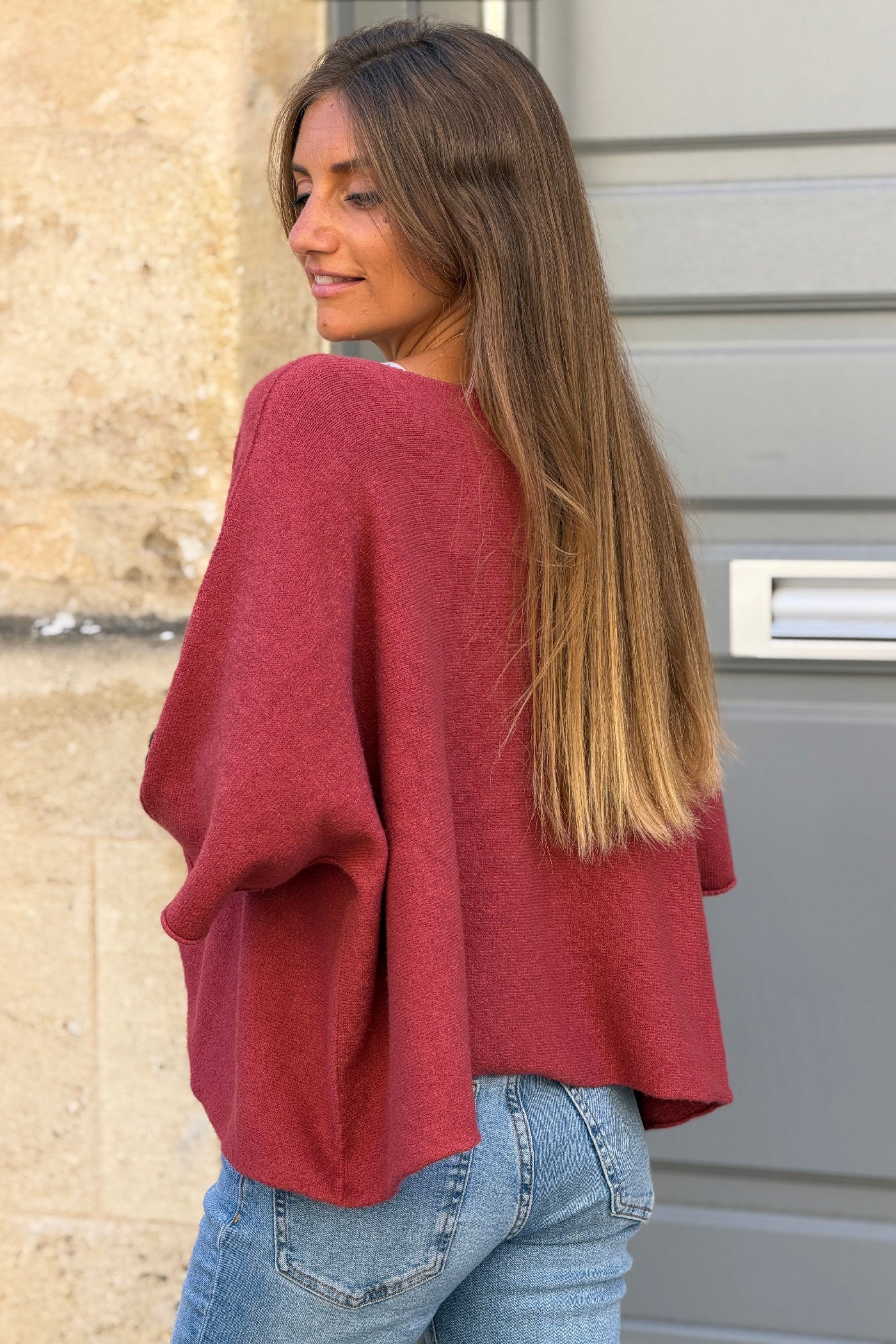 Pull moelleux et doux bois de rose à manches chauve-souris col rond