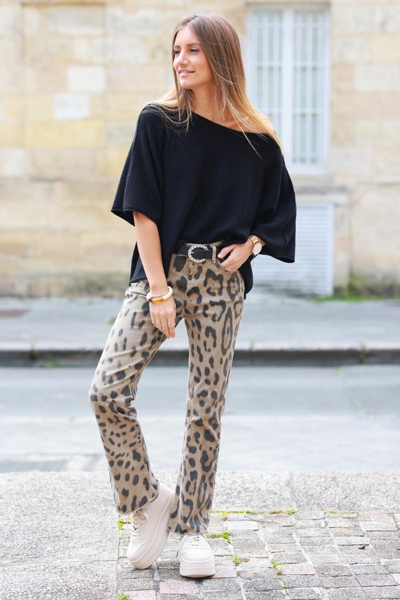 Pull moelleux et doux noir manches chauve souris col rond