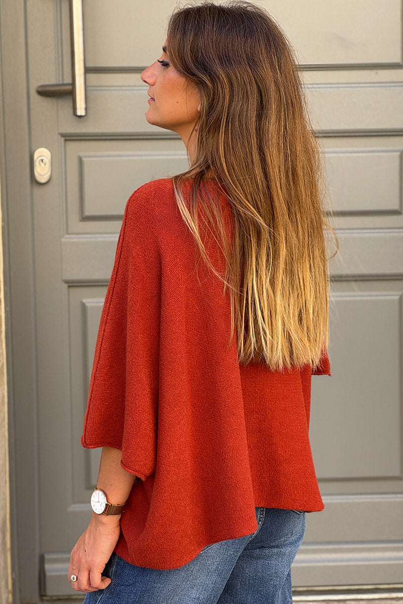 Pull moelleux et doux terracotta manches chauve souris col rond