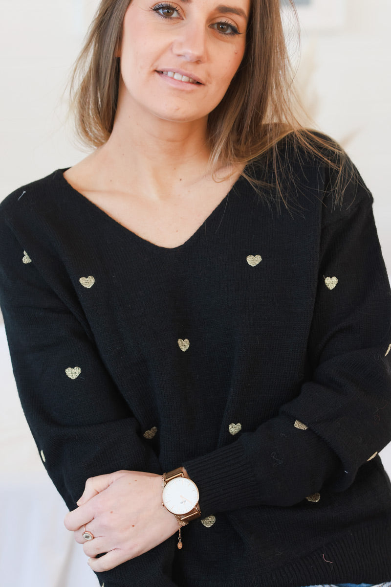 Pull noir en maille broderie cœurs brillants