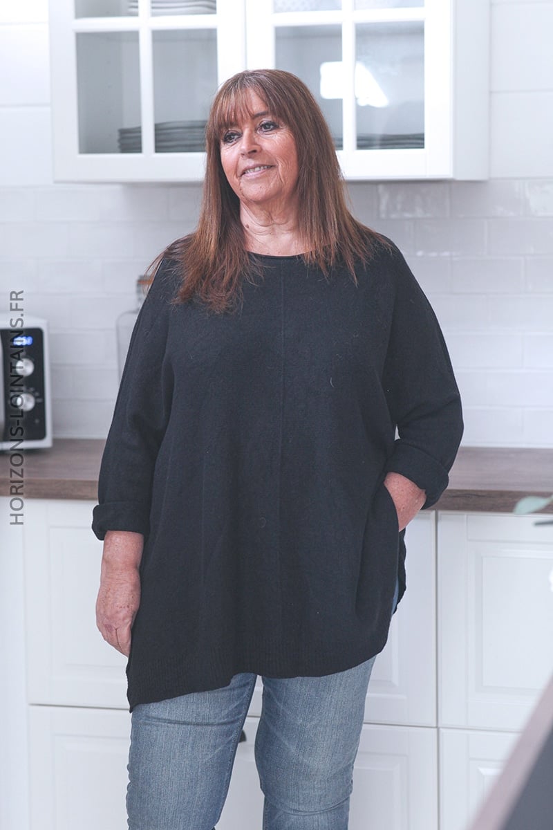 Black oversized longline 3/4 sleeve jumper
