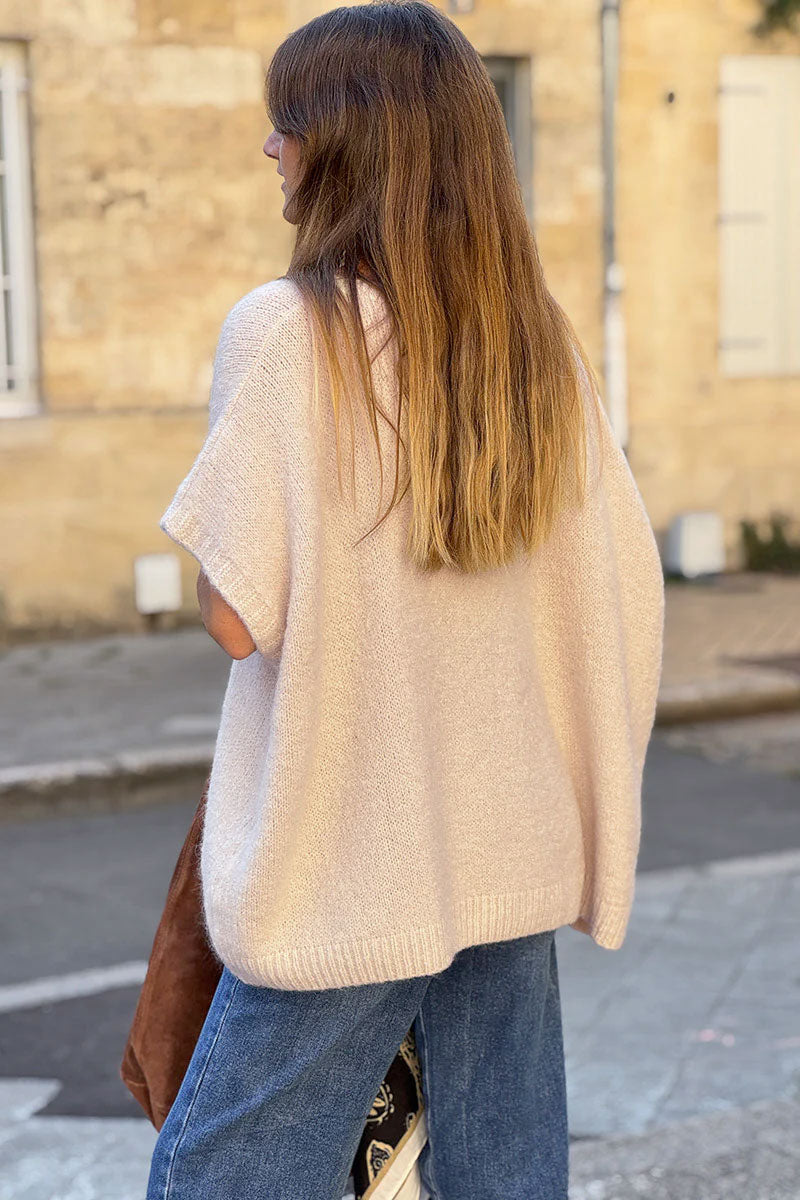 Pull sans manches large et moelleux beige en mohair col v côtelé