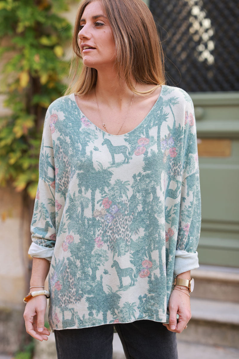 Pull tout doux col v imprimé toile de jouy jungle vert céladon
