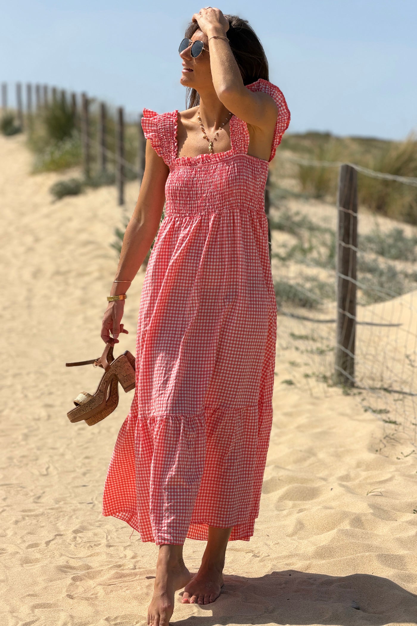Robe à bretelles imprimé carreaux vichy rose col élastique smocke