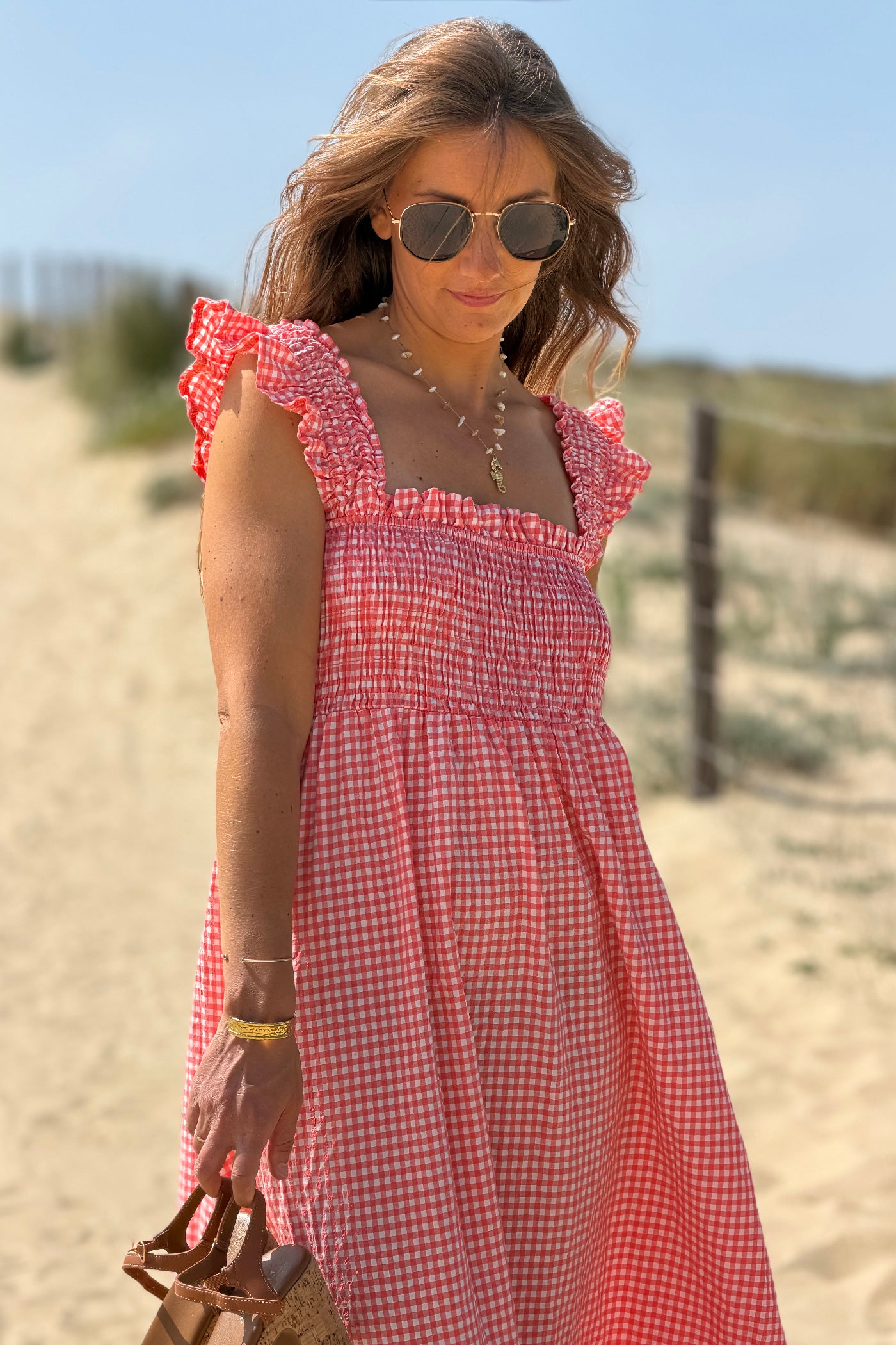 Robe à bretelles imprimé carreaux vichy rose col élastique smocke