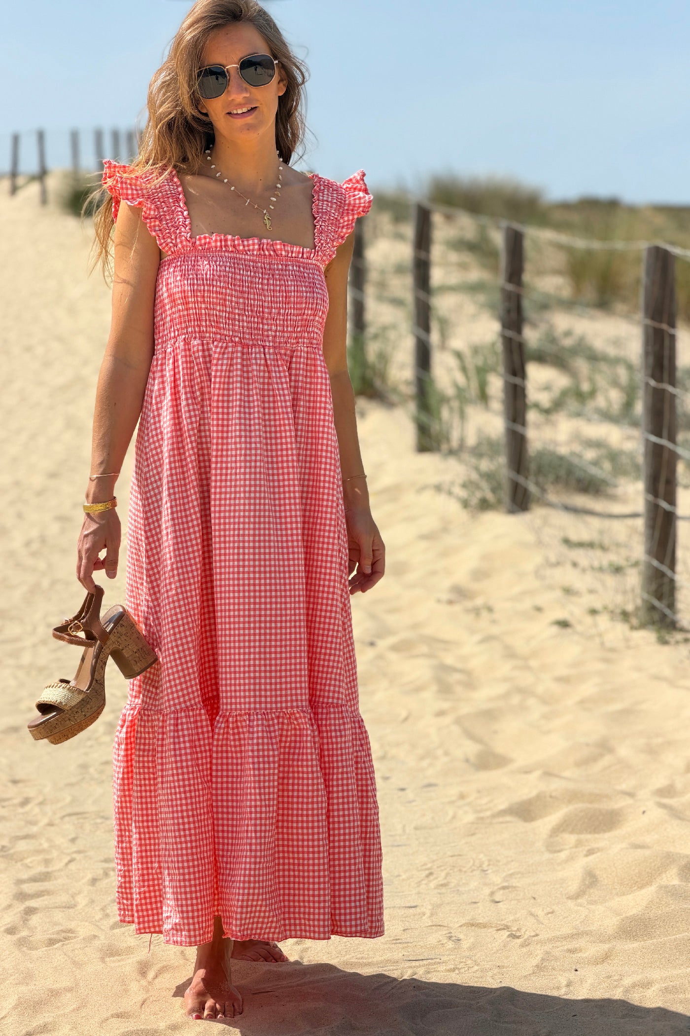 Robe à bretelles imprimé carreaux vichy rose col élastique smocke