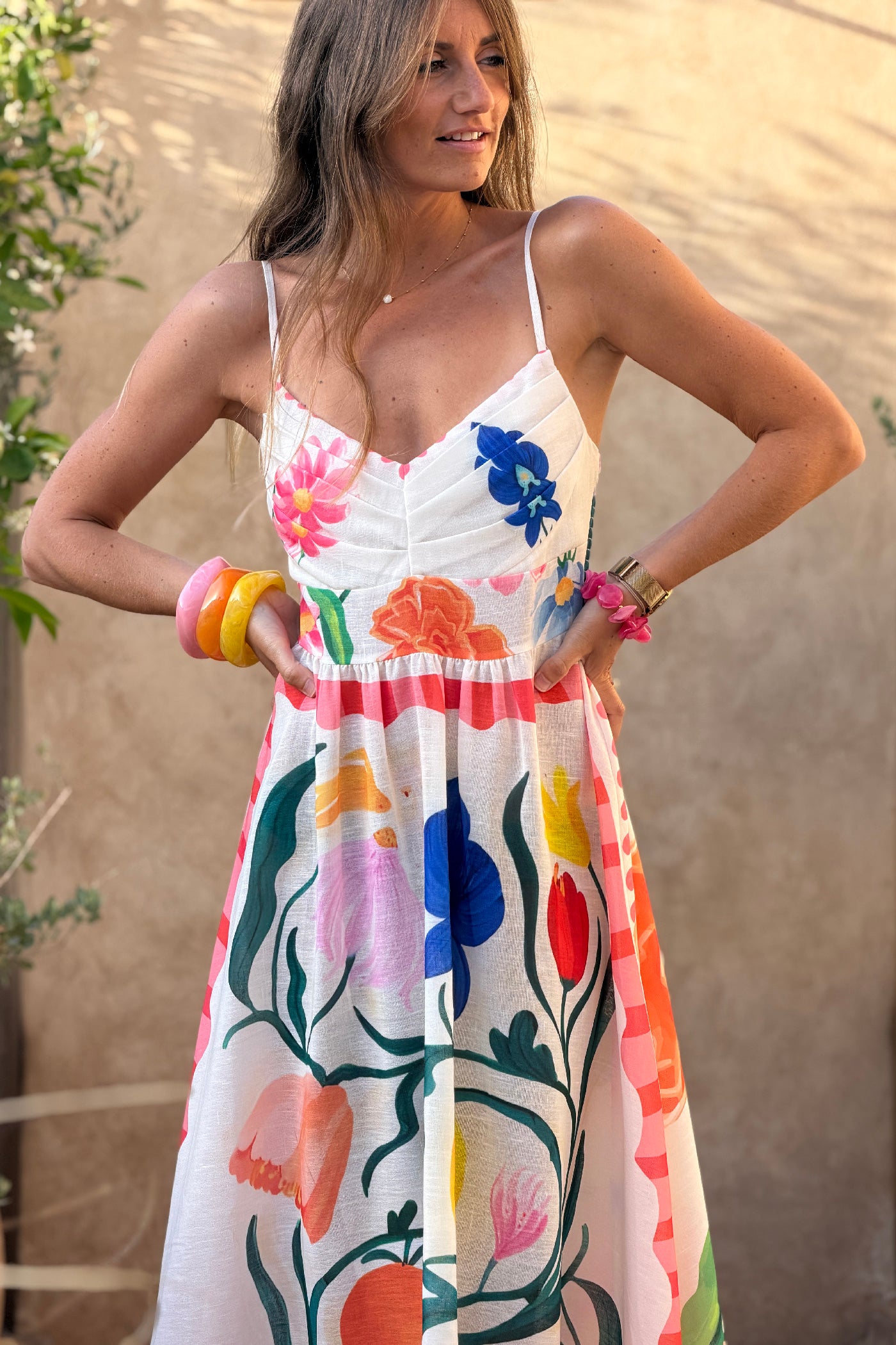 Robe à bretelles imprime fleurs colorées aquarelle