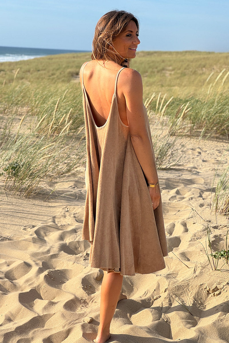 Robe eponge camel souple à bretelles