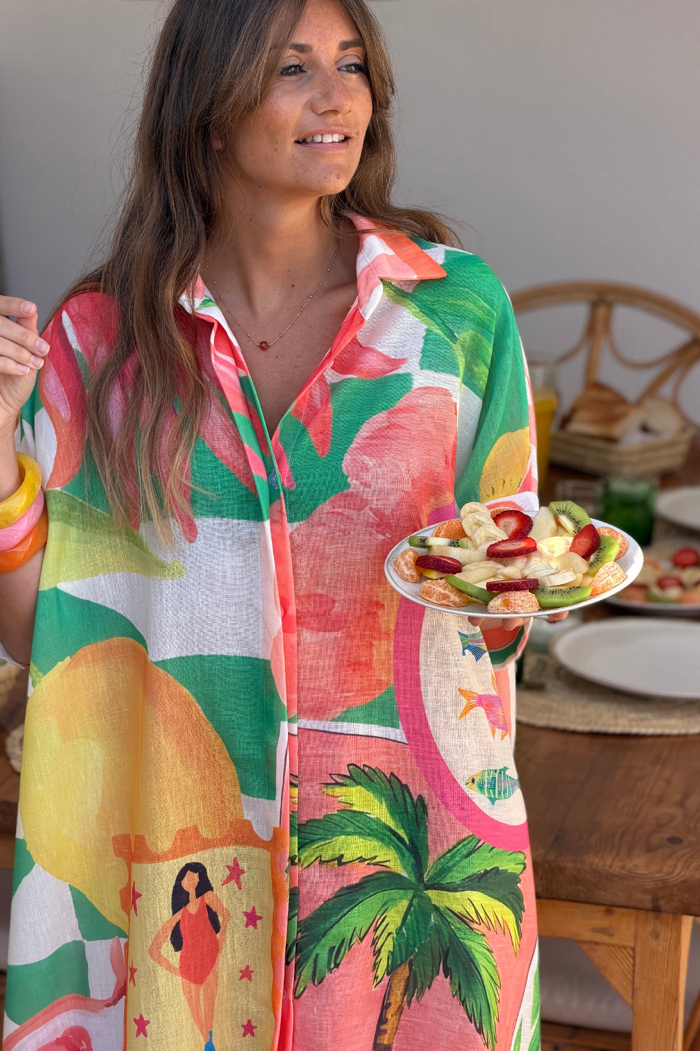 Robe chemise longue et large imprimé orange et vert fruits et fleurs