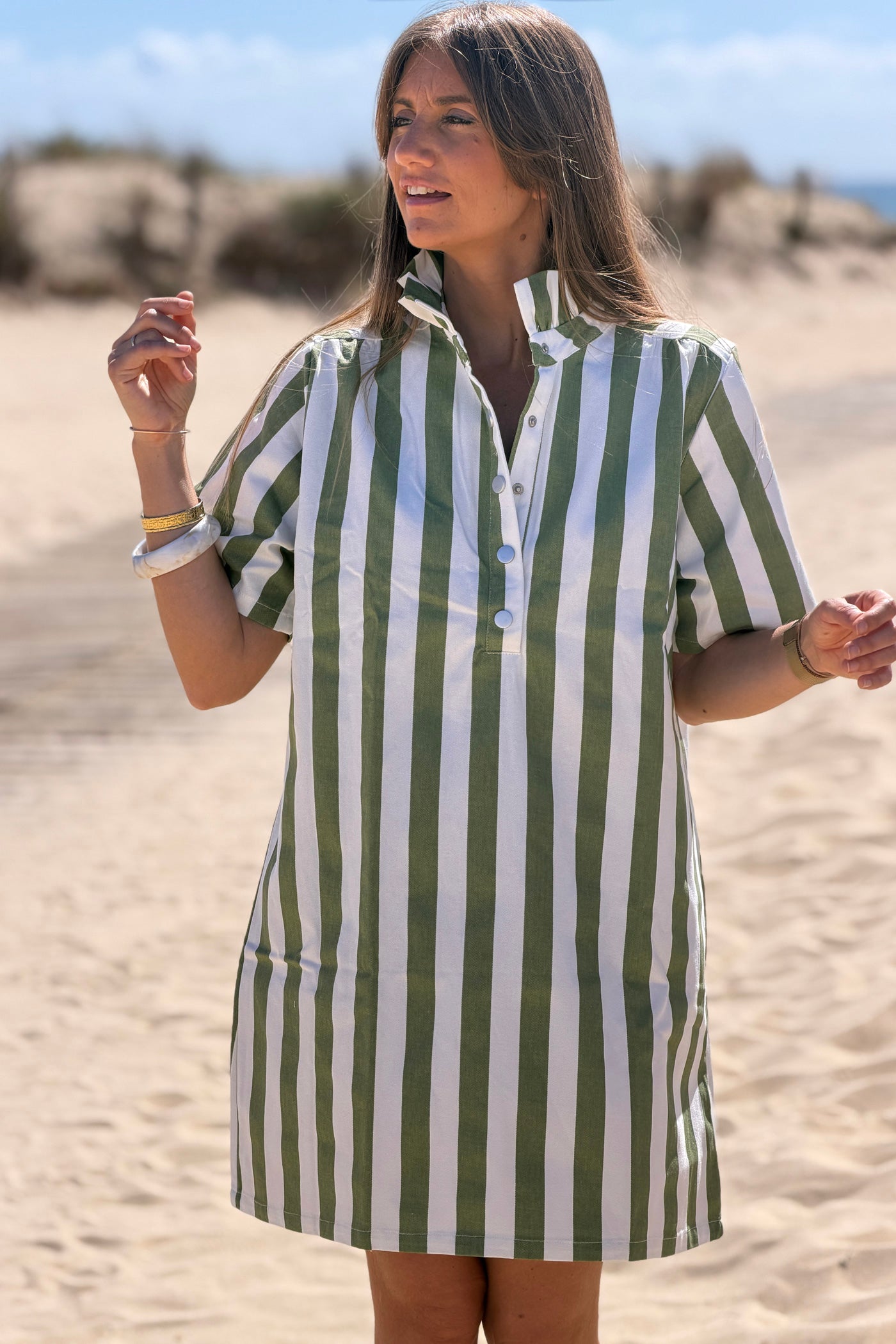 Robe en toile coton rayures kaki col victorien montant boutons