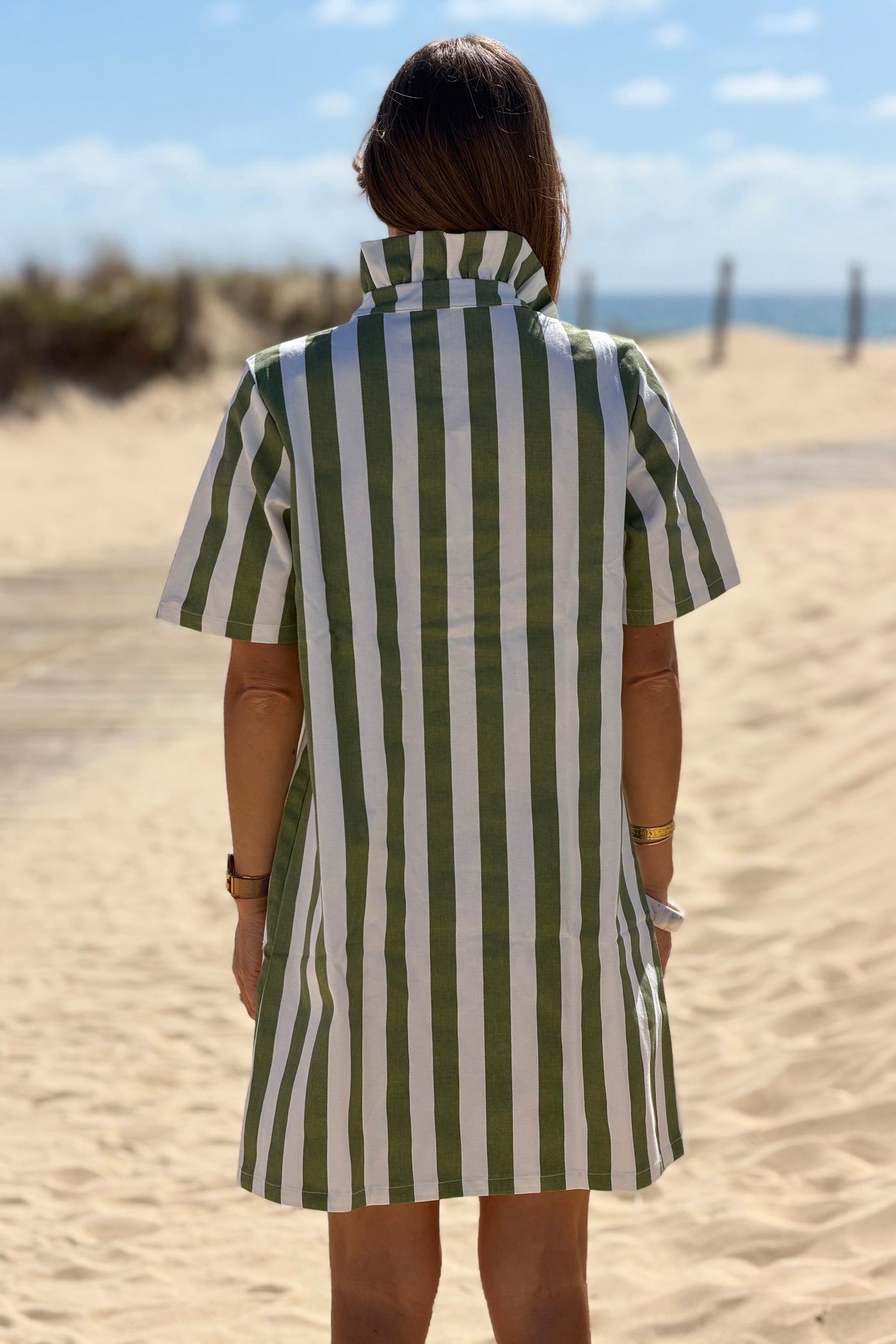 Robe en toile coton rayures kaki col victorien montant boutons
