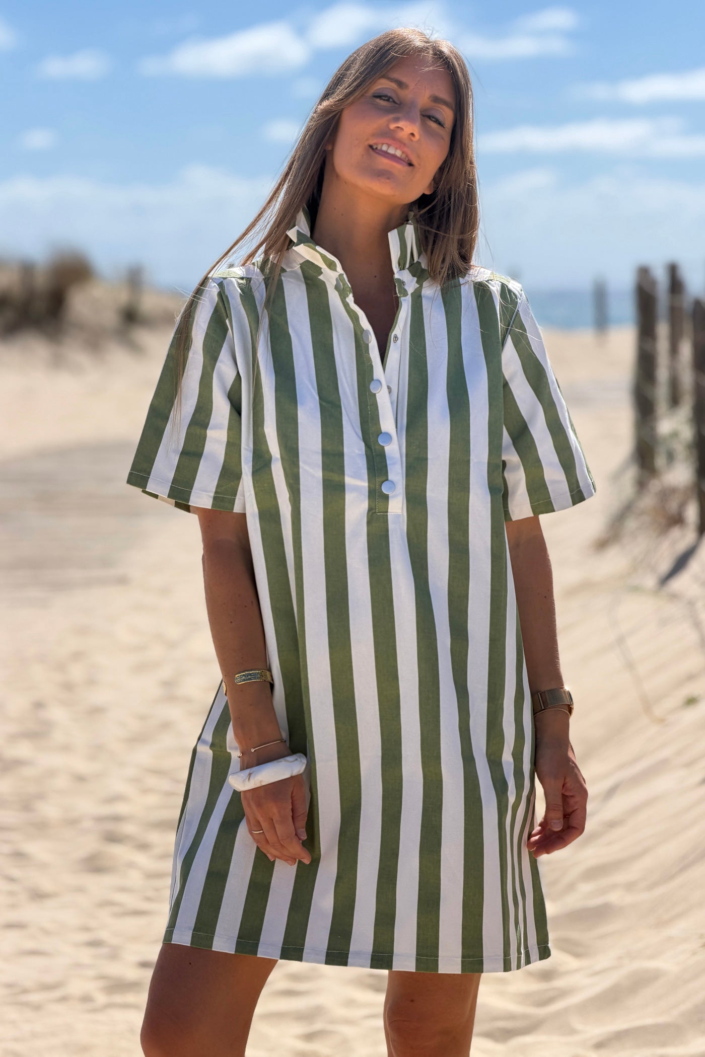 Robe en toile coton rayures kaki col victorien montant boutons
