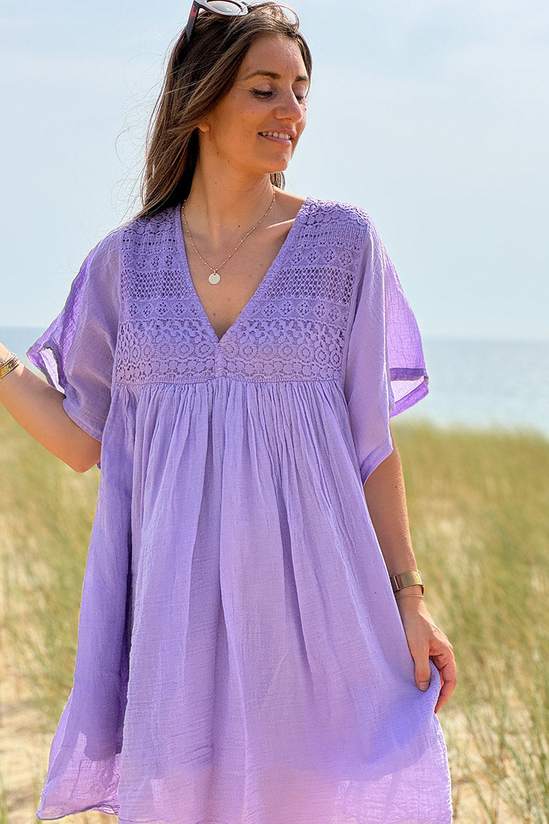 Vestido de voile de algodón lila claro con top de encaje