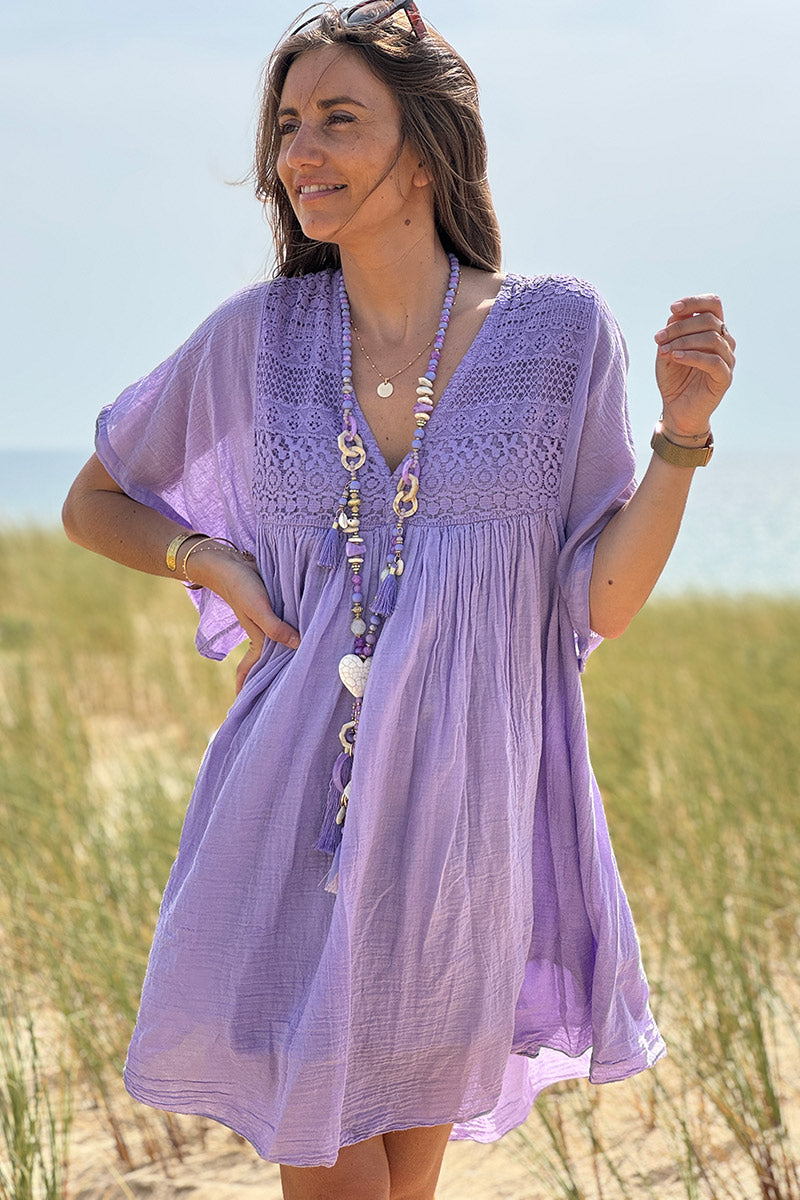 Vestido de voile de algodón lila claro con top de encaje