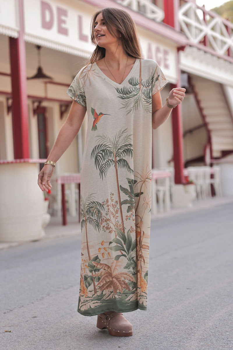 Vestido largo beige brillante dorado con estampado de palmeras y colibríes caqui