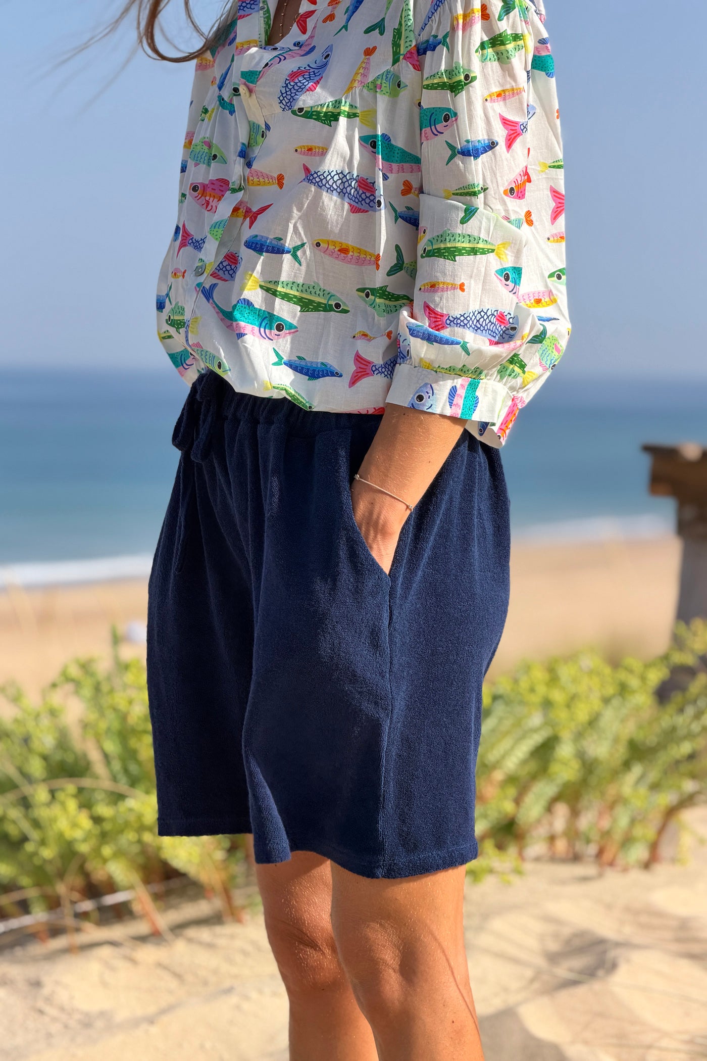 Short en éponge bleu marine fluide taille élastique