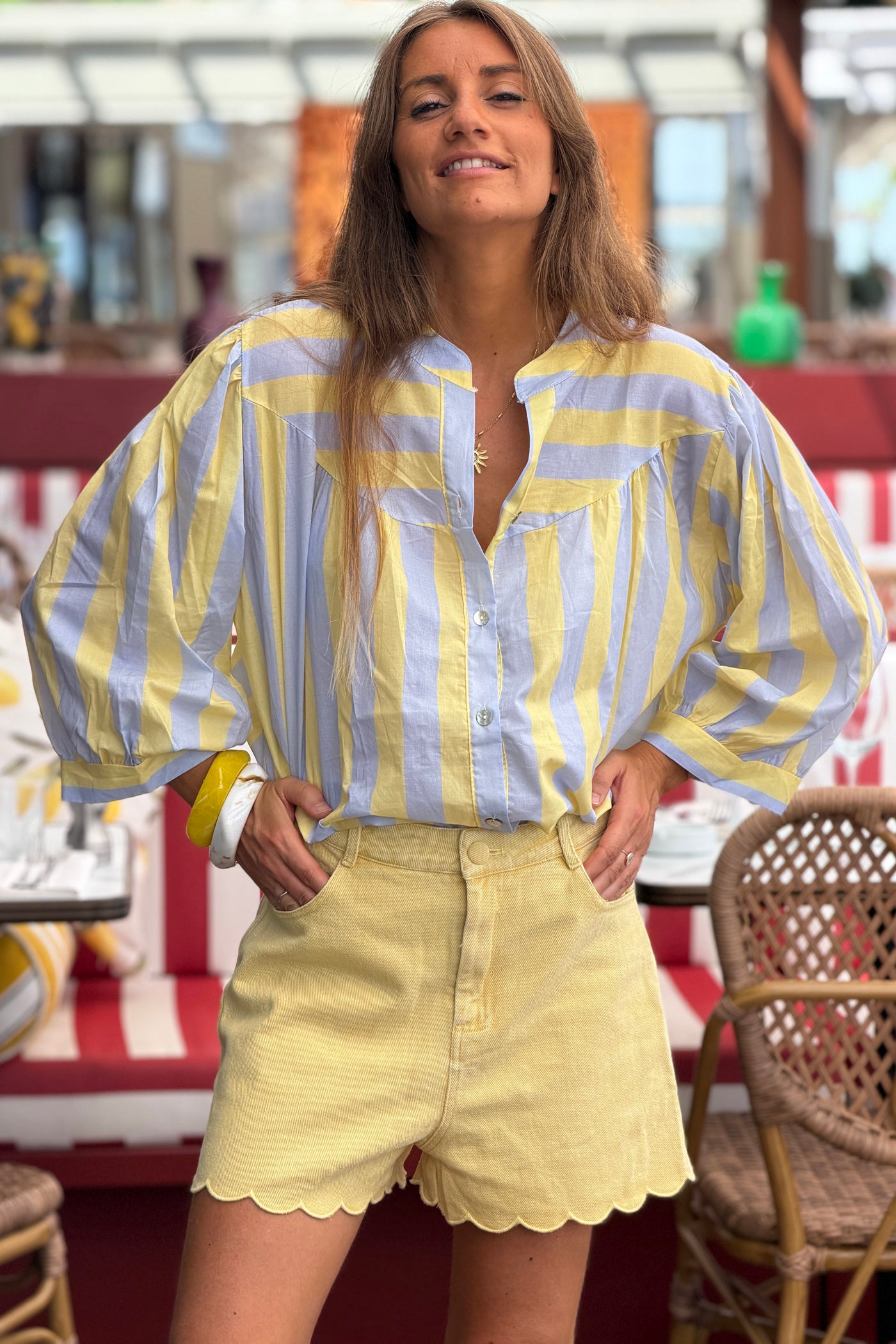 Short en jean souple jaune délavé detail ourlet festonné