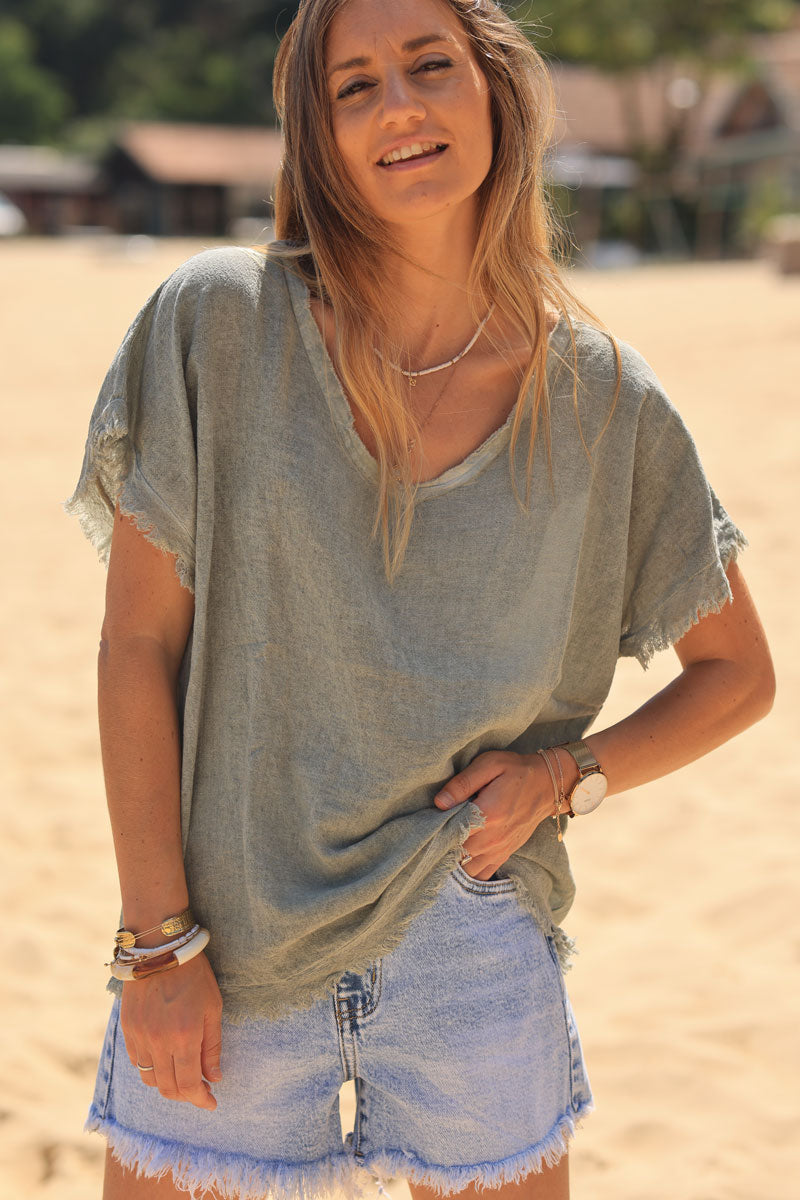 Top kaki en coton effet piqué détails et col v franges