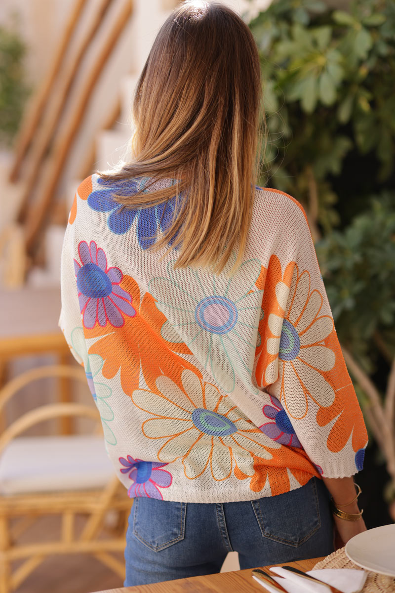 Lightweight knit top with colourful large daisy print