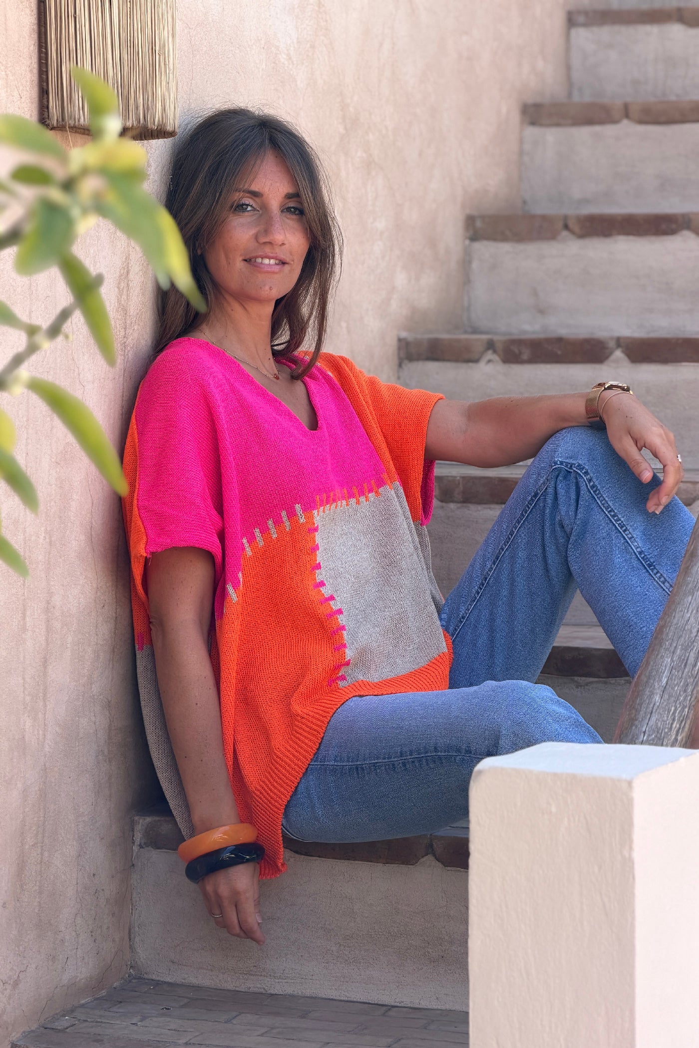 Top pull maille coton large motif patchwork orange et fuchsia